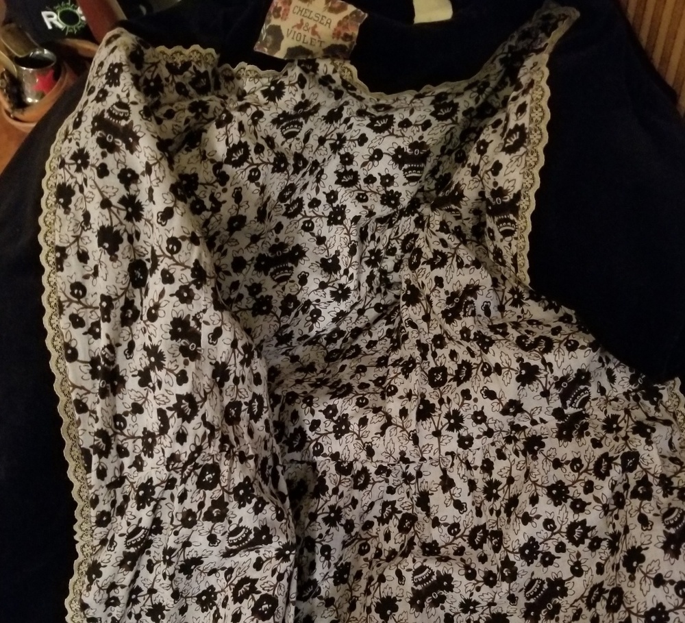Velvet Trench Coat Medium with silky floral lining - Picture 7 of 8